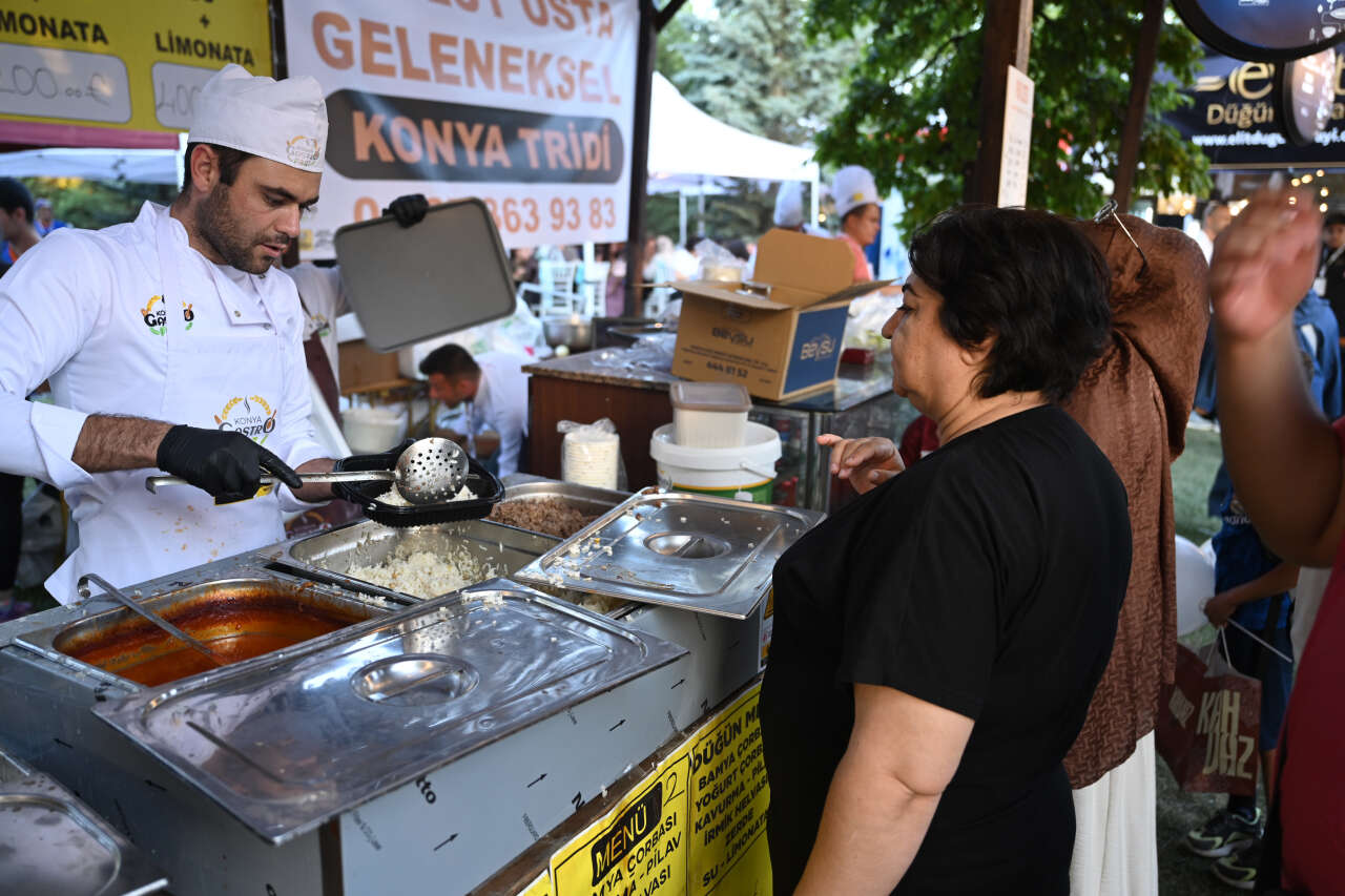Konya GastroFest’e büyük ilgi! Yüz binlerce kişi lezzet şölenine akın etti 3